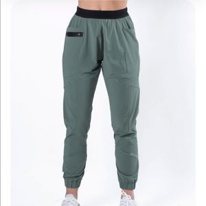 Alphalete Studio Pant